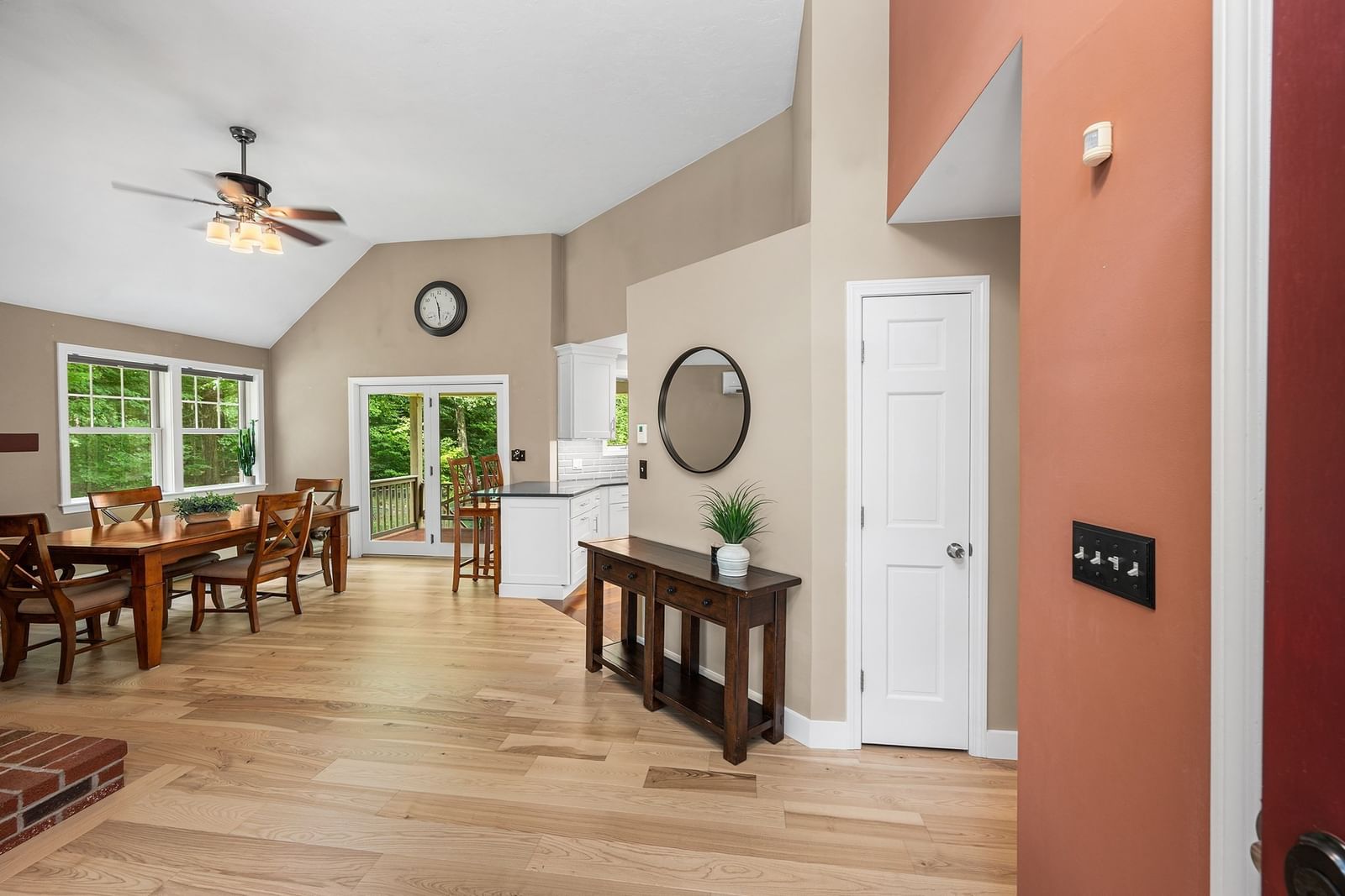 144 Baldwin St Leicester — Photo 4 of 40