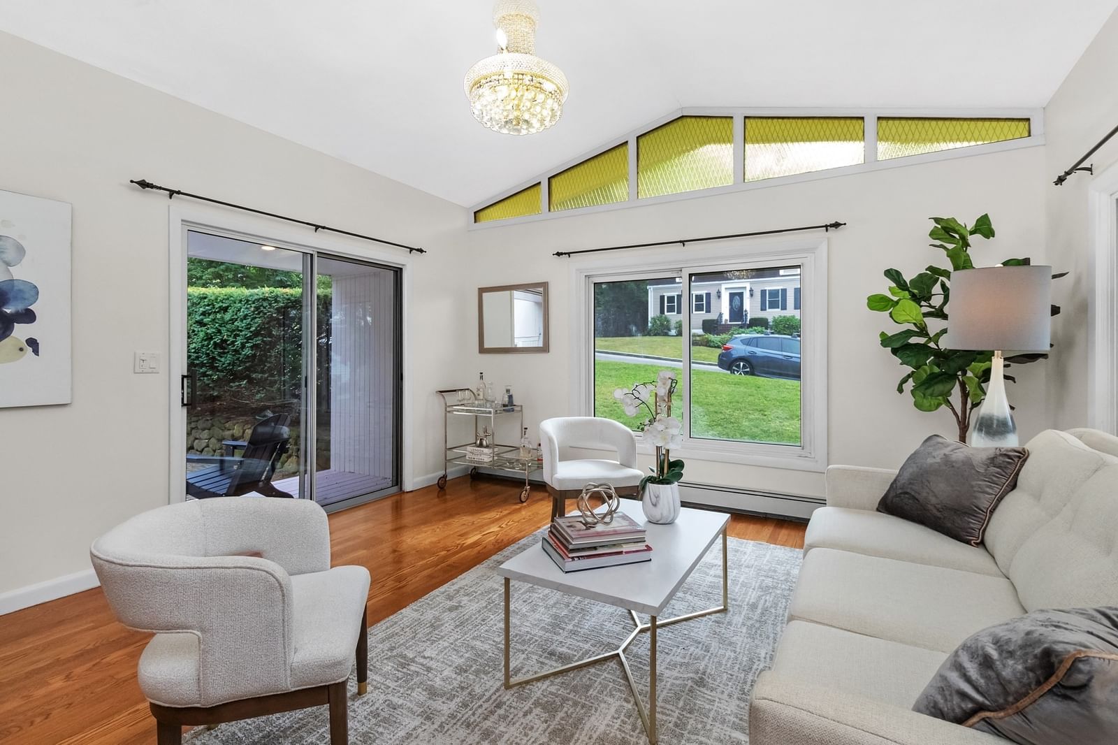 17 Churchill Rd Winchester — Photo 3 of 37