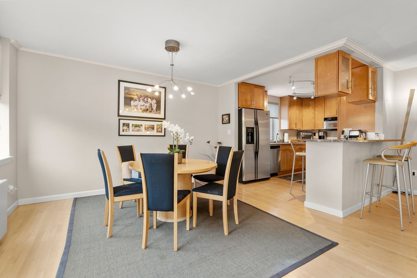 20 Hammond Pond Pkwy #504 Newton — Photo 5 of 24