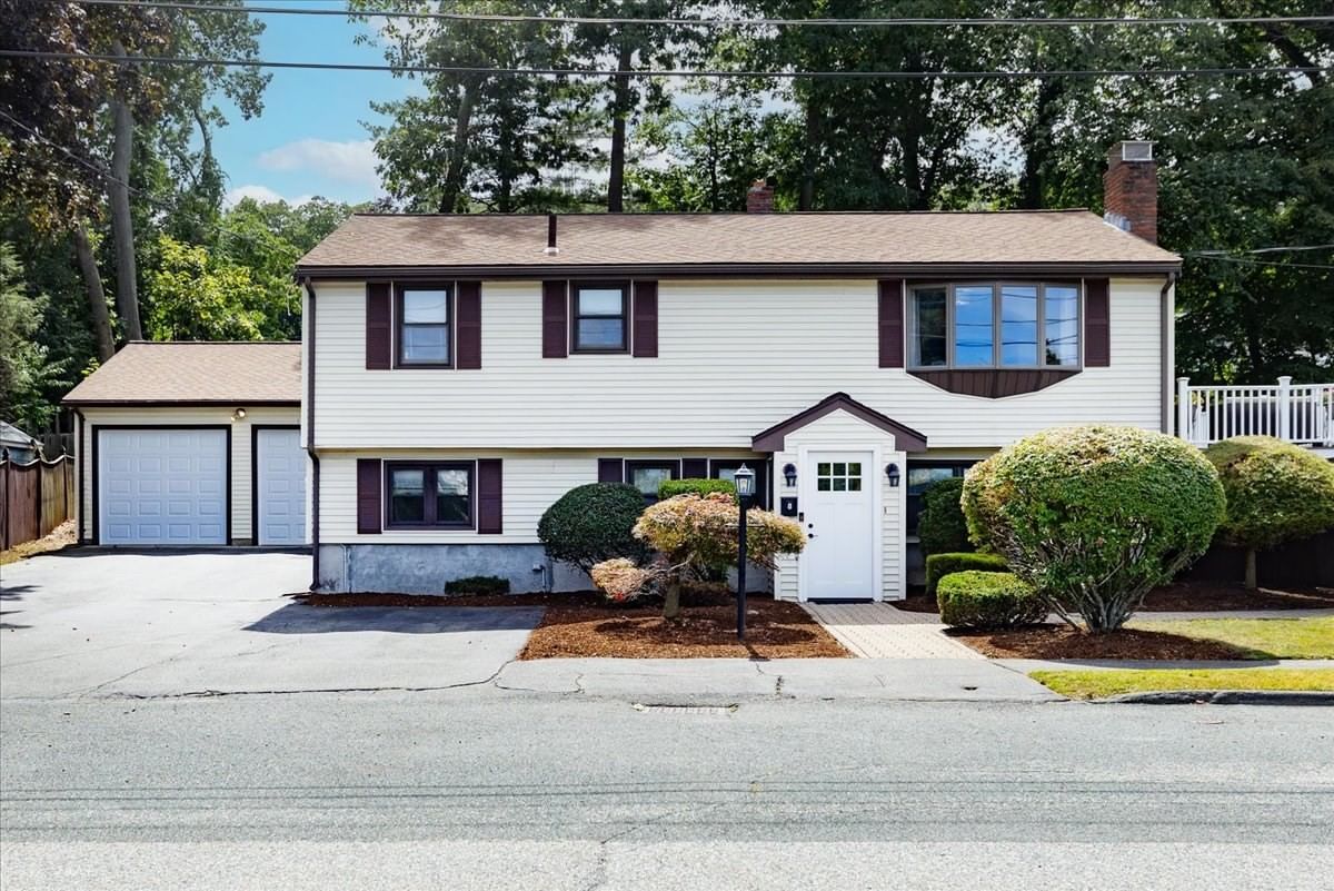 8 Judith Road Peabody — Photo 2 of 42