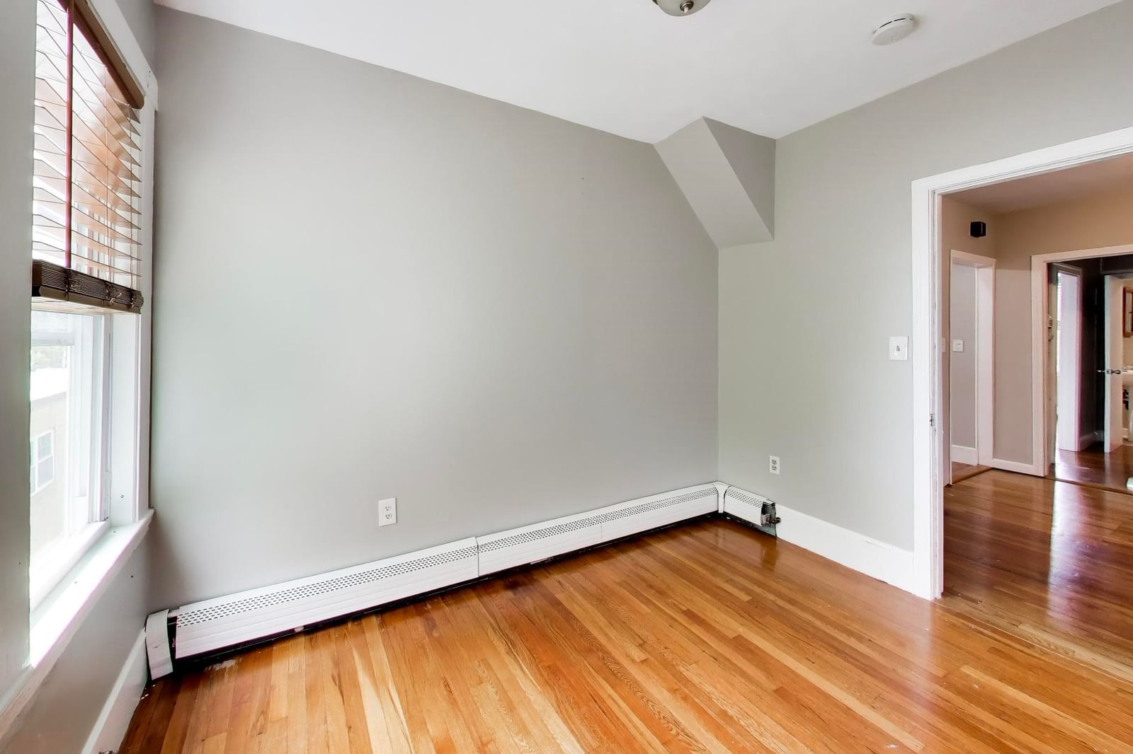 9 Irving Everett — Photo 23 of 39