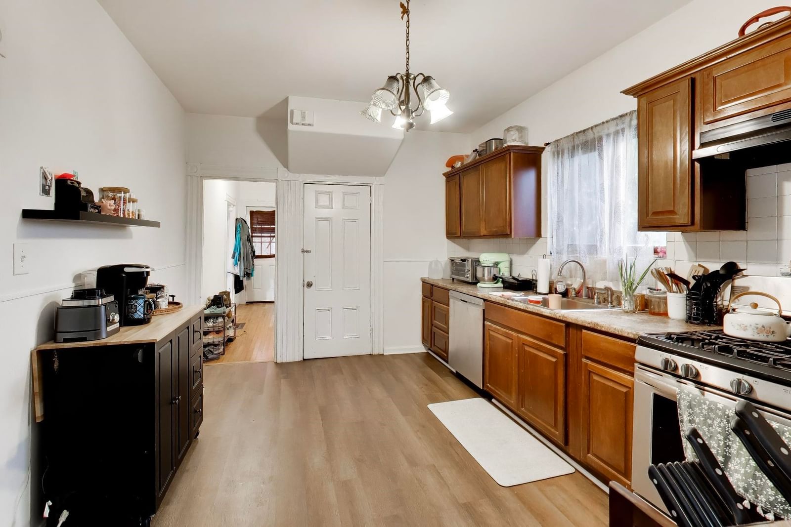 9 Irving Everett — Photo 6 of 39
