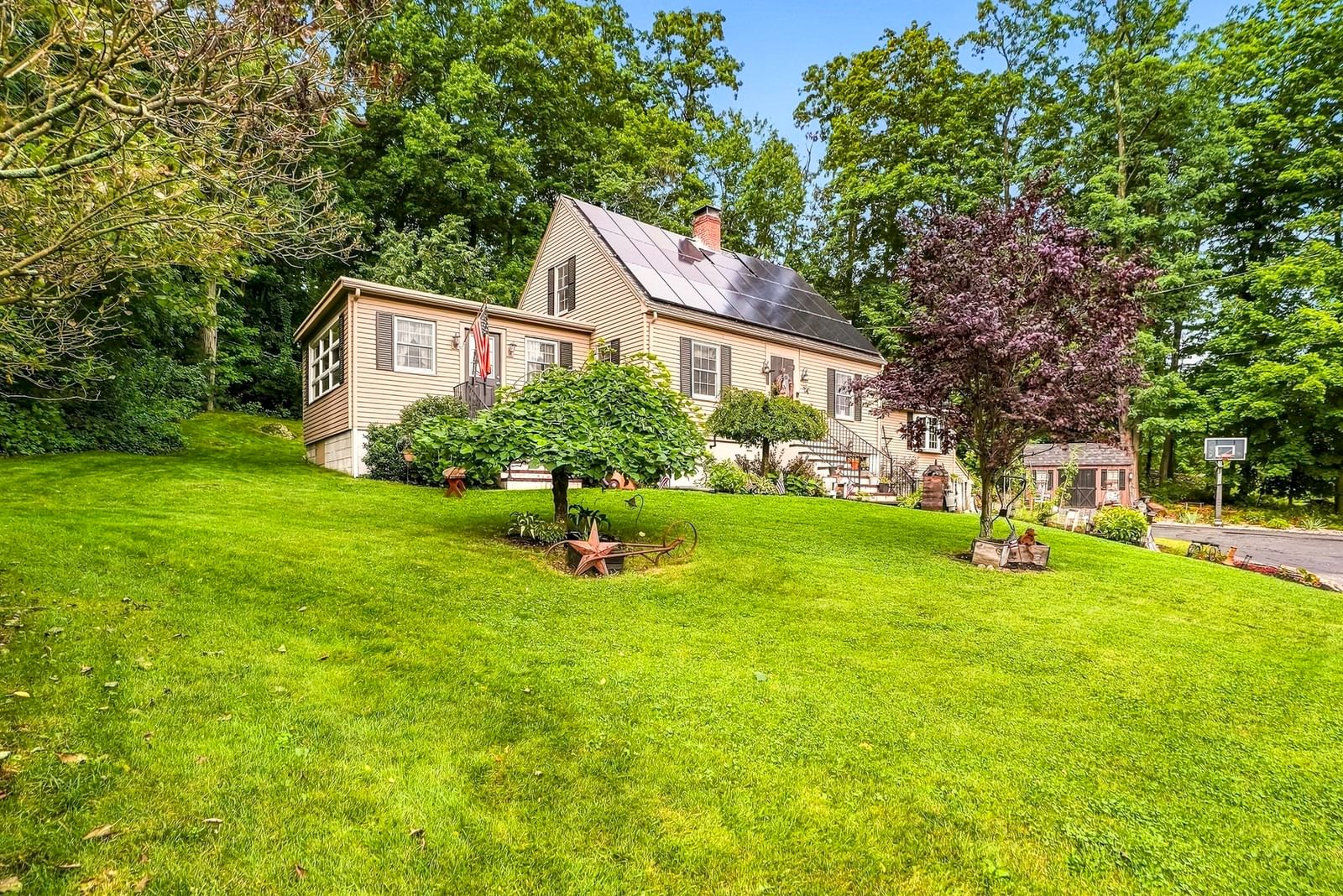 Property at 138 Purchase St, Milford, MA 01757