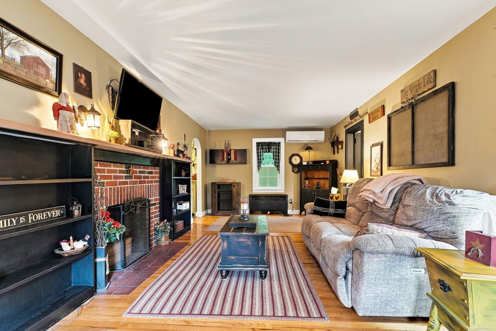 138 Purchase St Milford — Photo 4 of 40