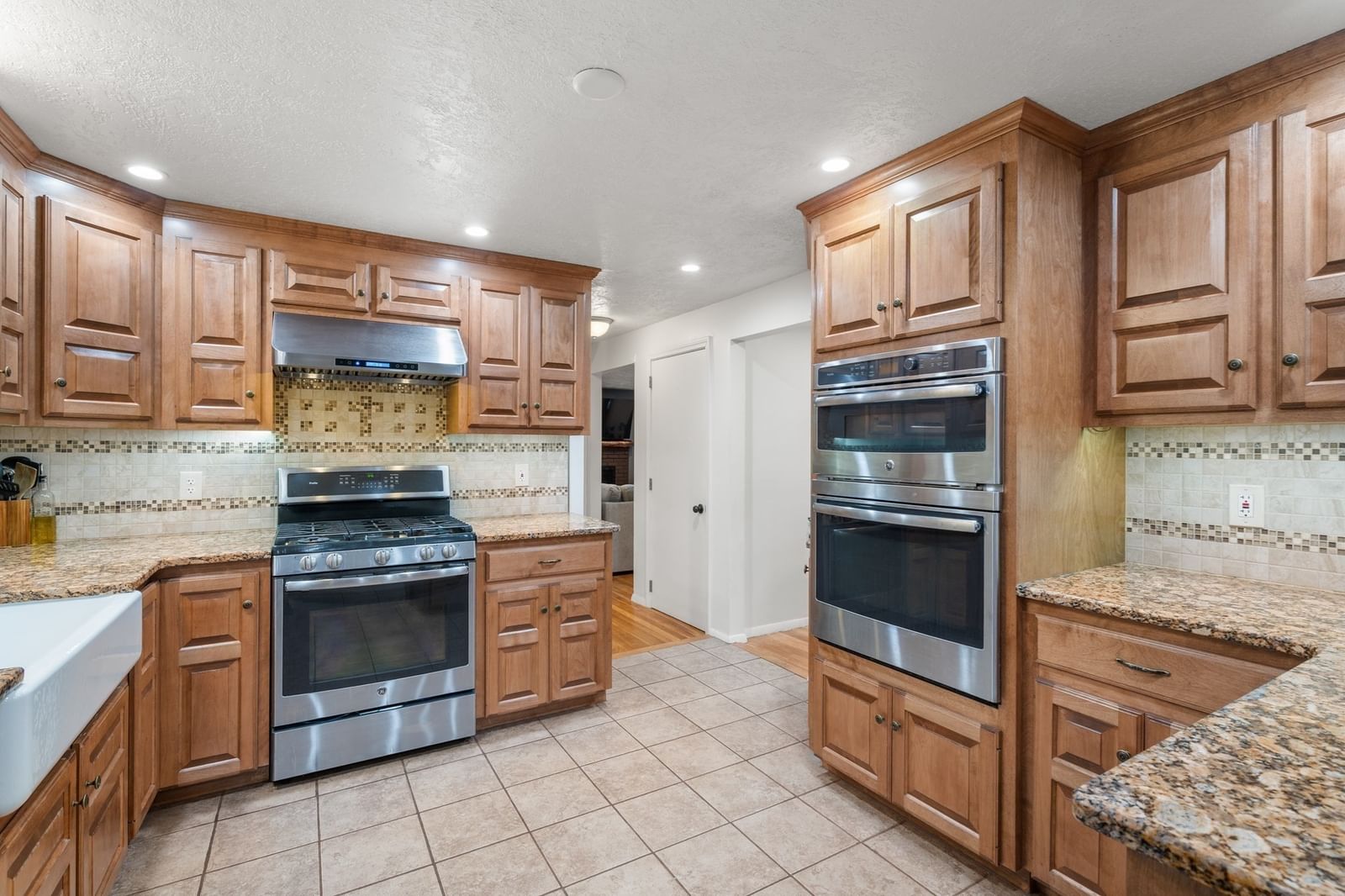 26 Joyce Ln Bellingham — Photo 13 of 37