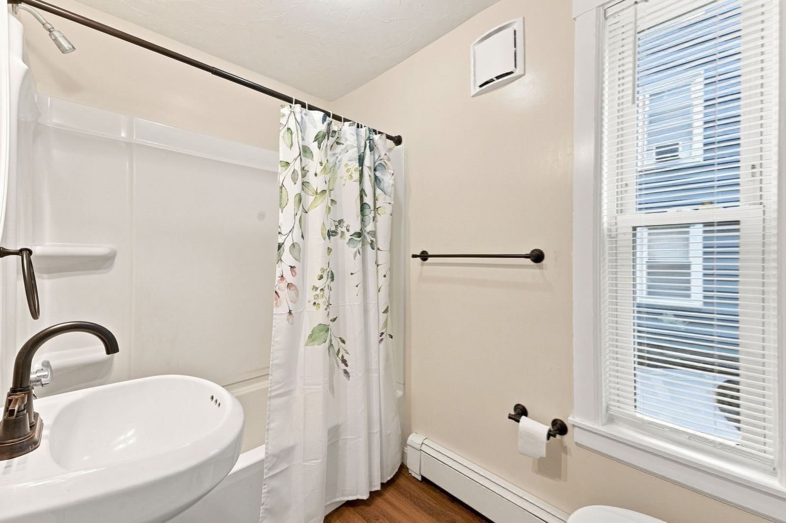 27 Regan St Gardner — Photo 12 of 41