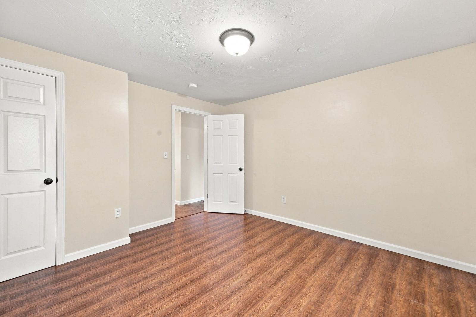 27 Regan St Gardner — Photo 14 of 41