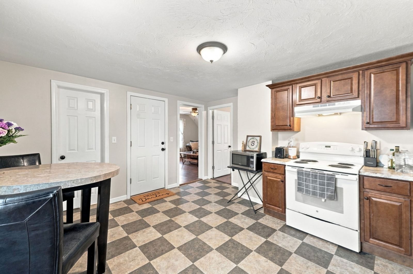 27 Regan St Gardner — Photo 22 of 41