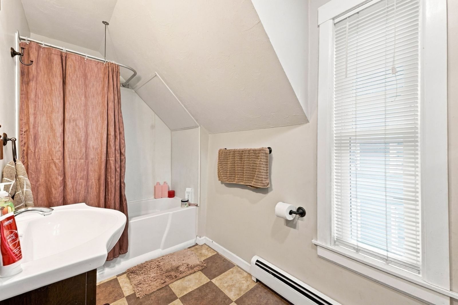 27 Regan St Gardner — Photo 27 of 41