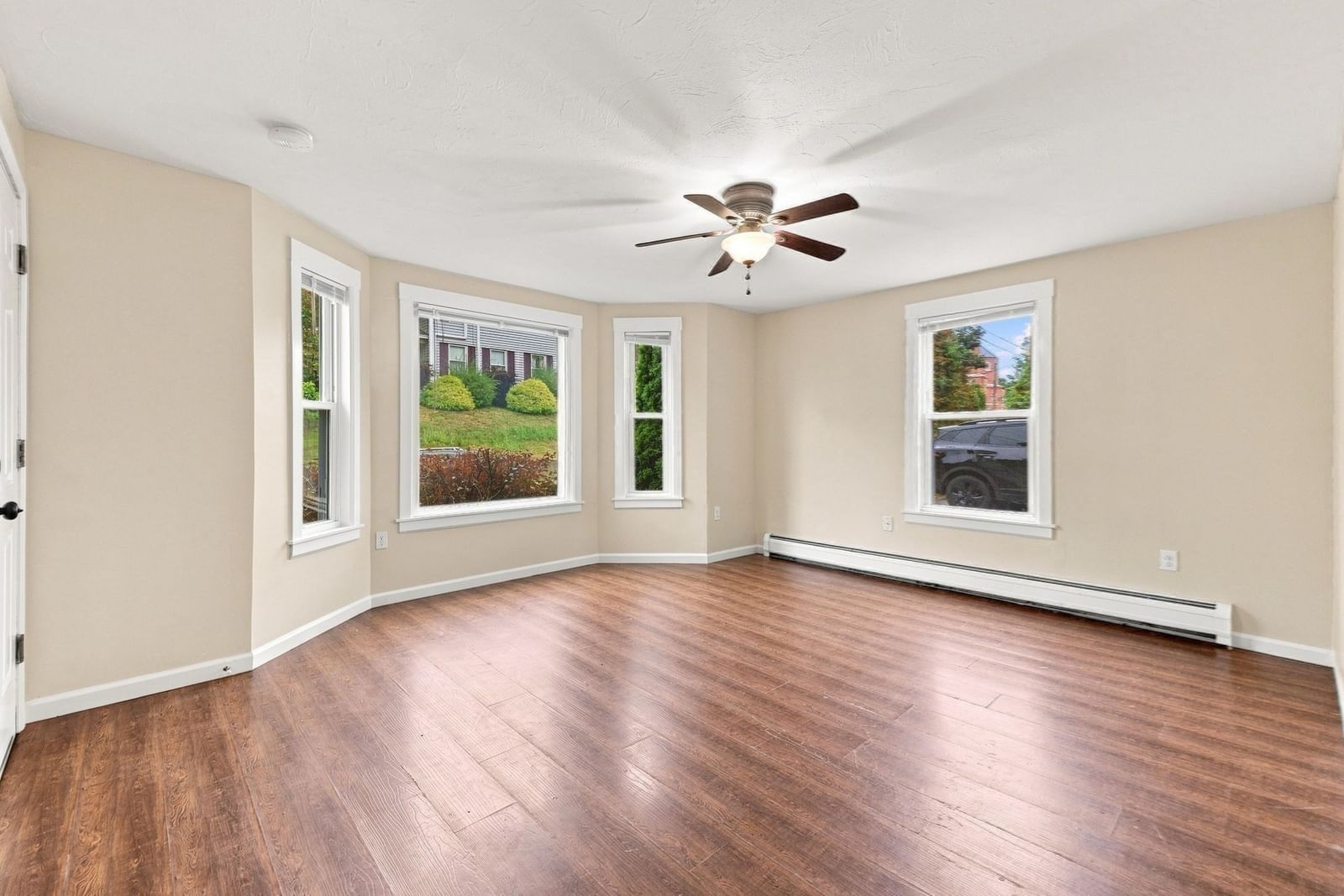 27 Regan St Gardner — Photo 4 of 41