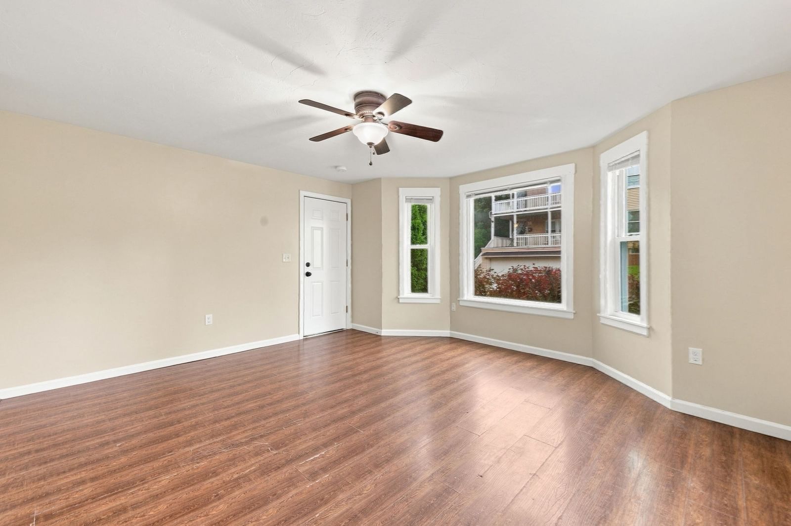 27 Regan St Gardner — Photo 5 of 41