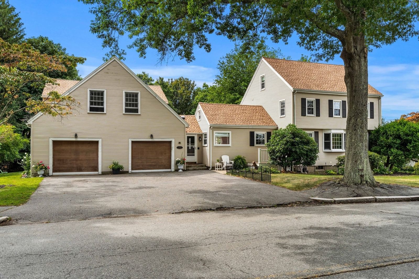 90 Village St. Marblehead — Photo 1 of 39