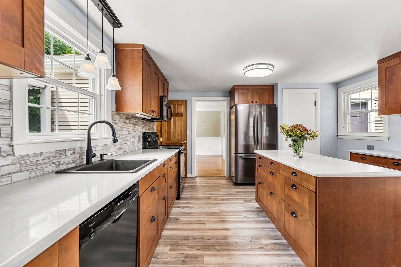 90 Village St. Marblehead — Photo 4 of 39