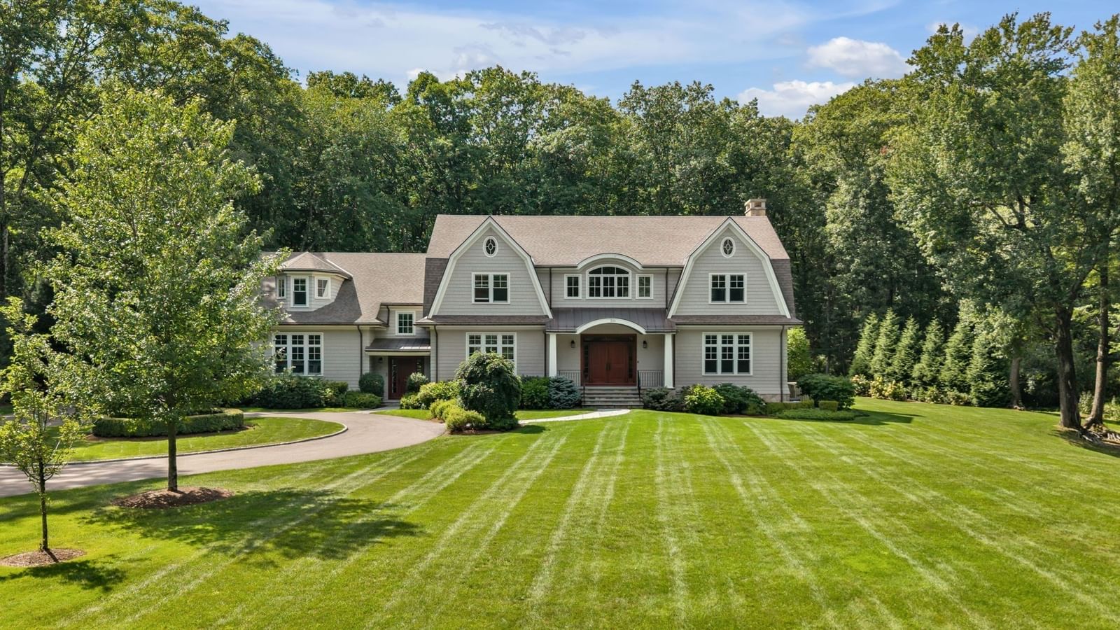 250 Country Drive Weston — Photo 2 of 31
