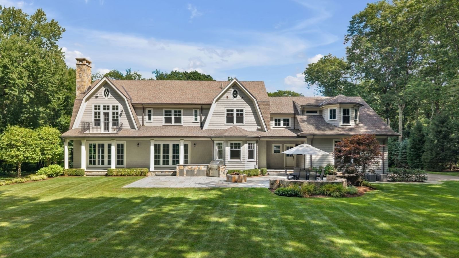 250 Country Drive Weston — Photo 3 of 31