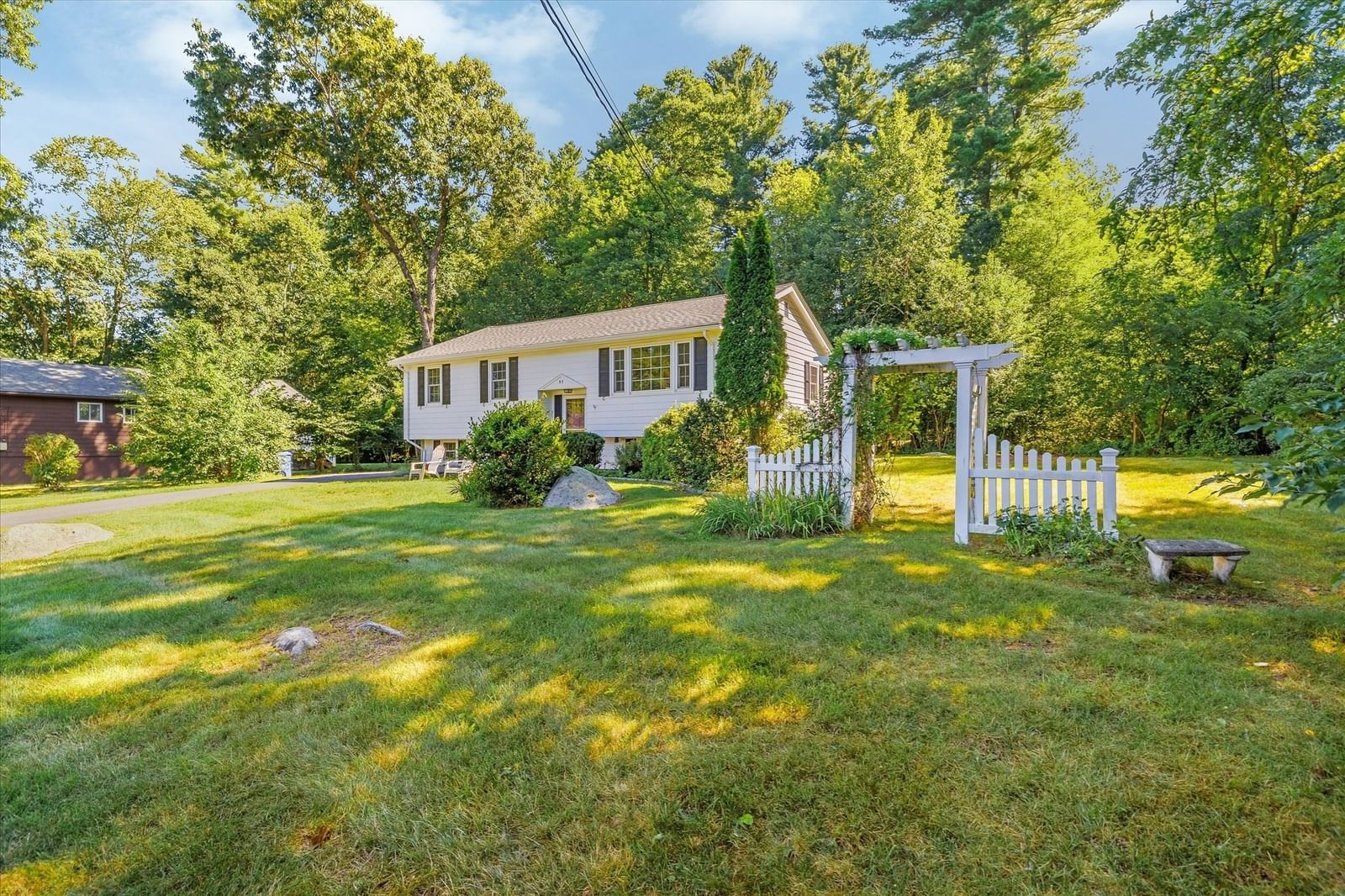 93 Jerrold St Holliston — Photo 3 of 31