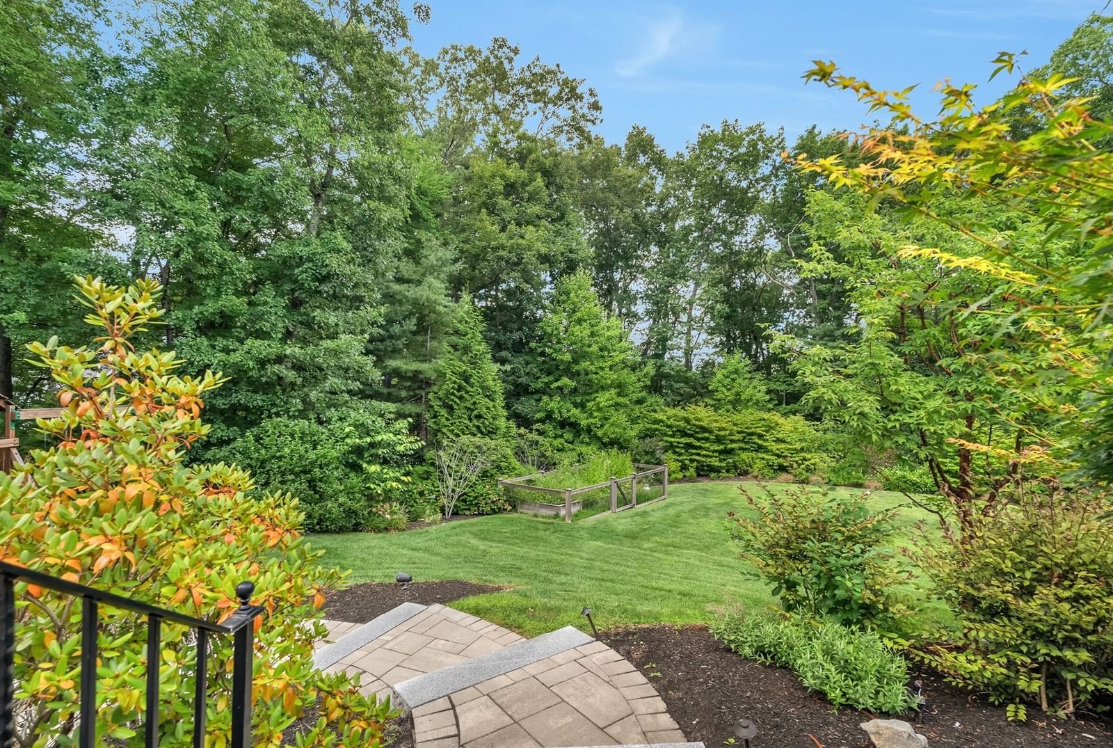 25 Holly Cir Weston — Photo 29 of 33
