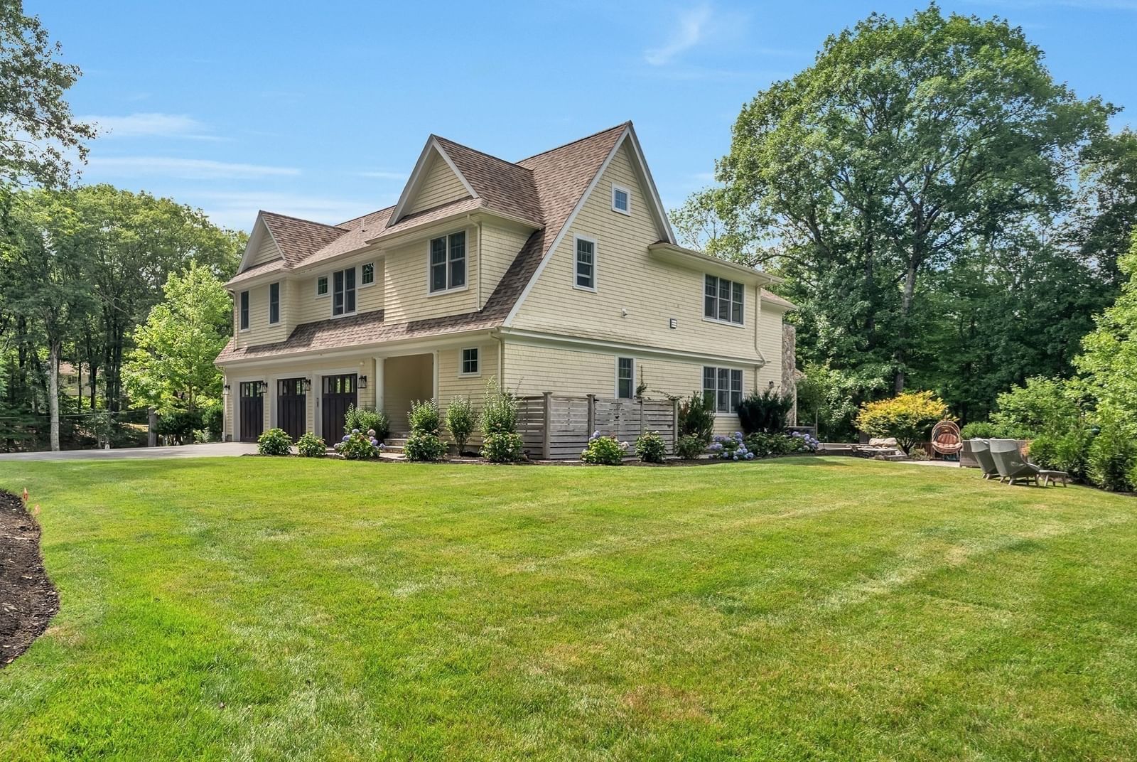 25 Holly Cir Weston — Photo 32 of 33