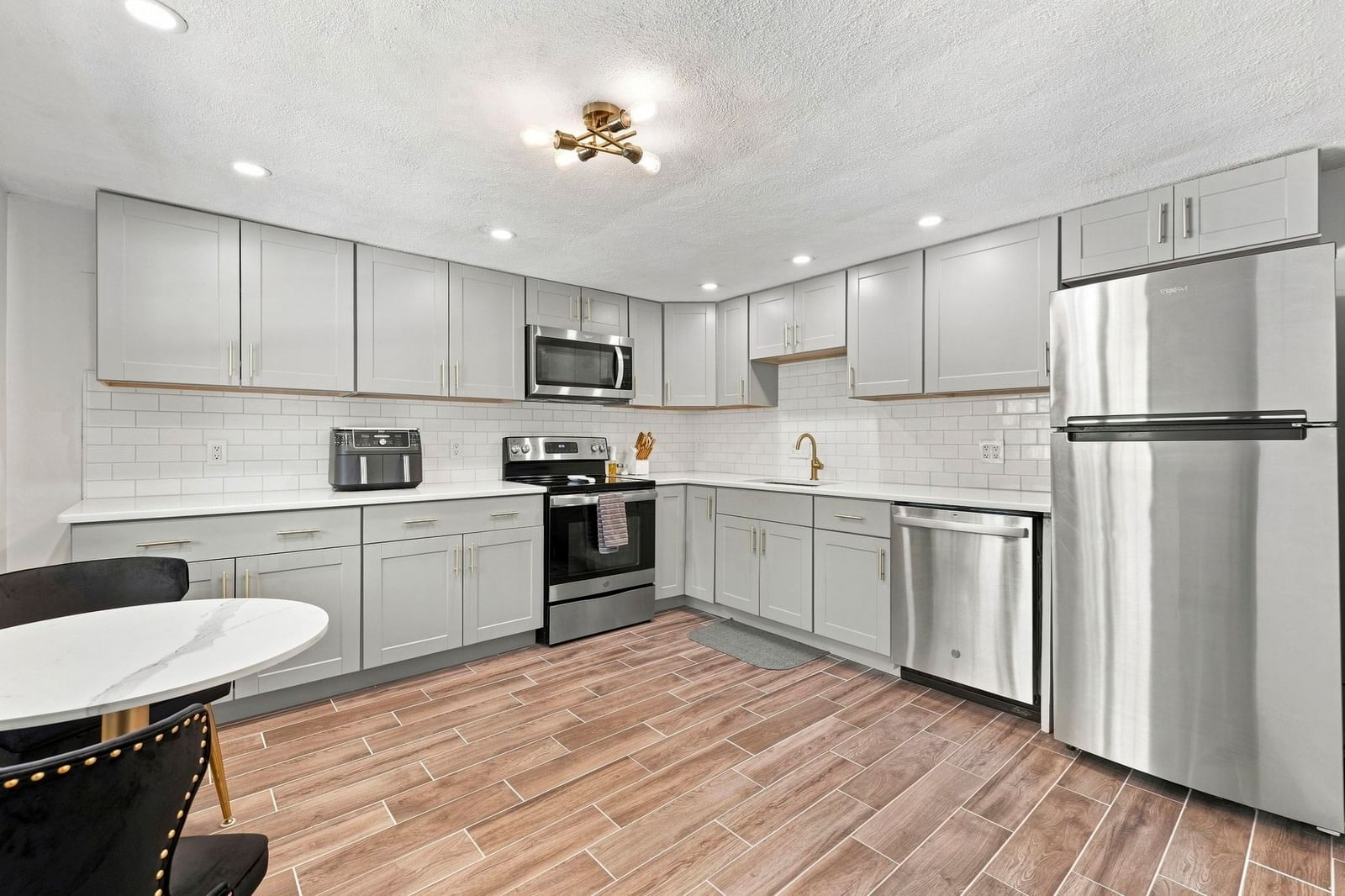 80 Renwick Rd #B Wakefield — Photo 7 of 24