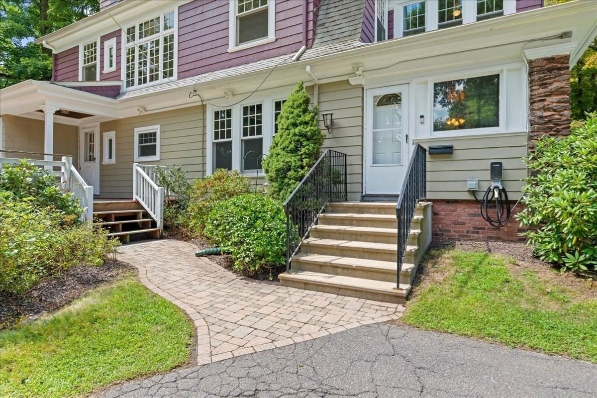1140 Northampton St Holyoke — Photo 28 of 39