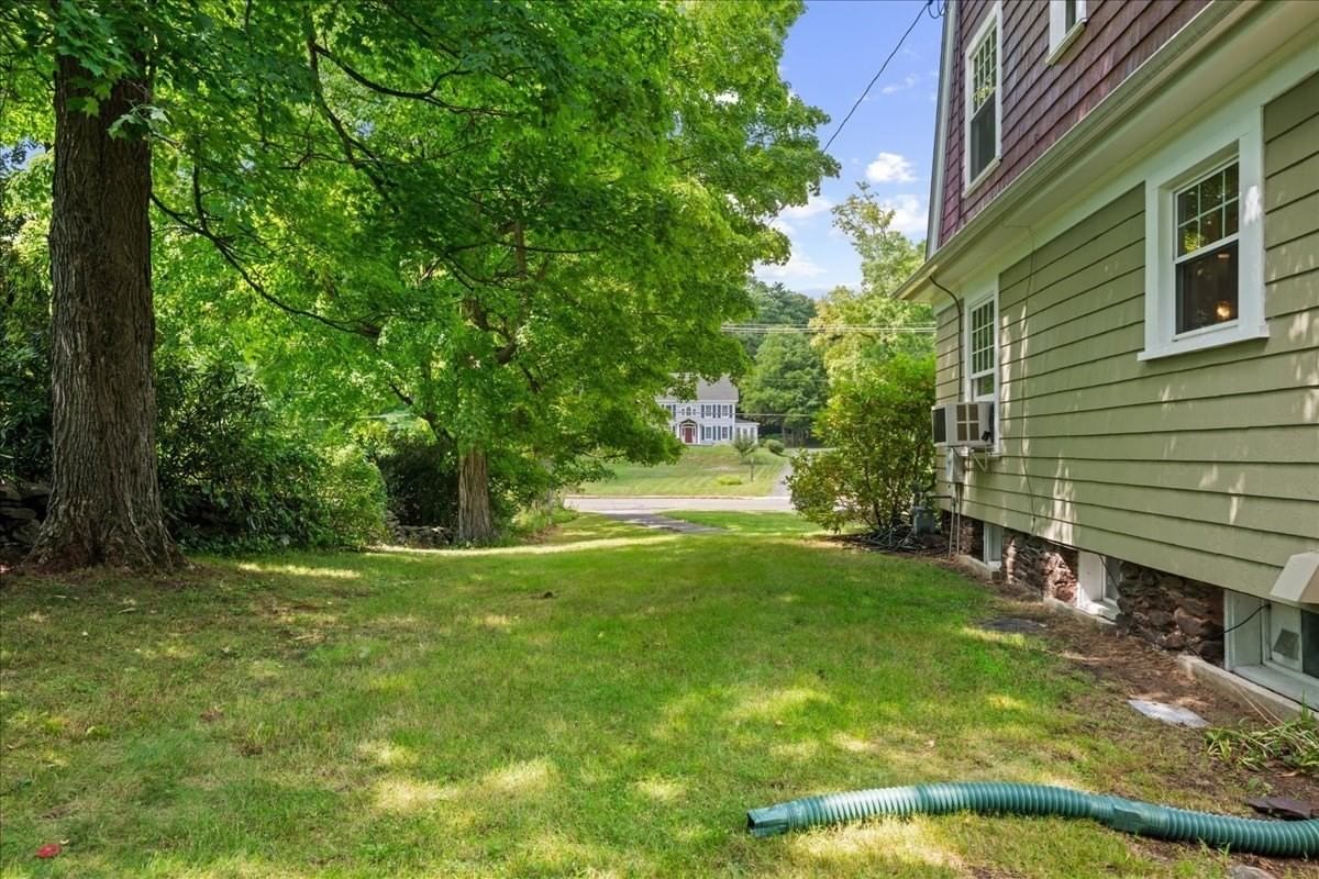 1140 Northampton St Holyoke — Photo 31 of 39