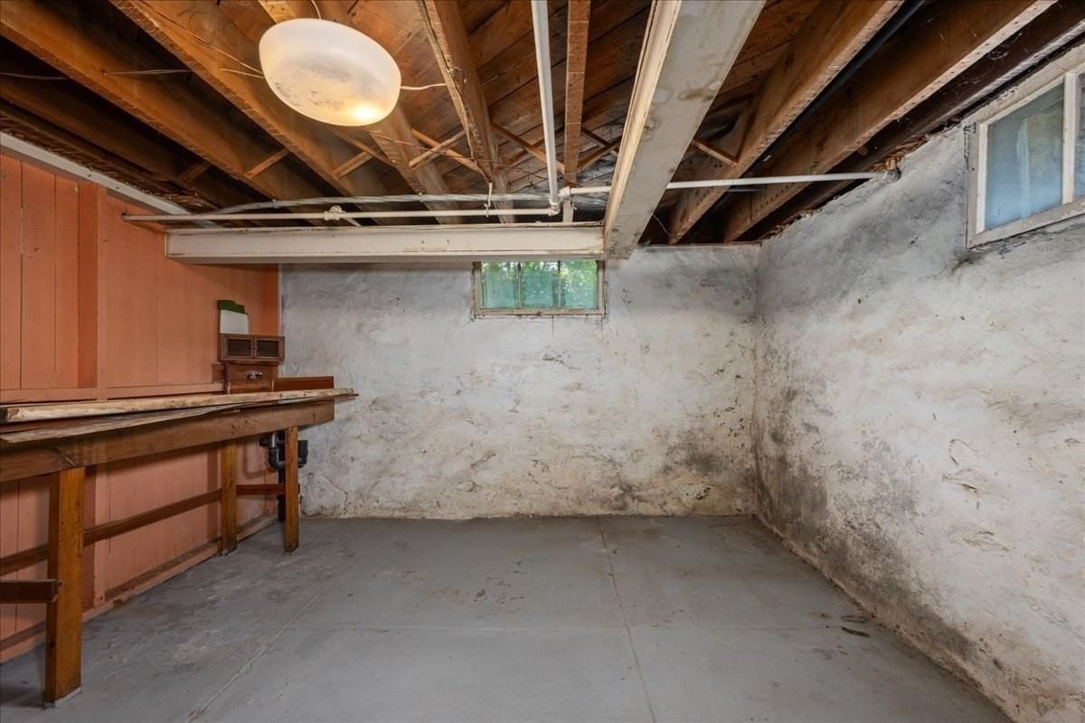 1140 Northampton St Holyoke — Photo 40 of 42