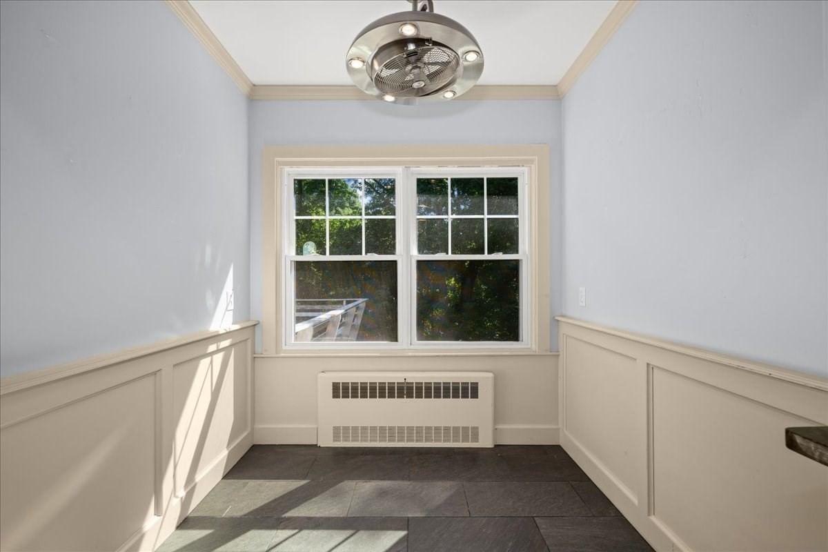 1140 Northampton St Holyoke — Photo 5 of 39