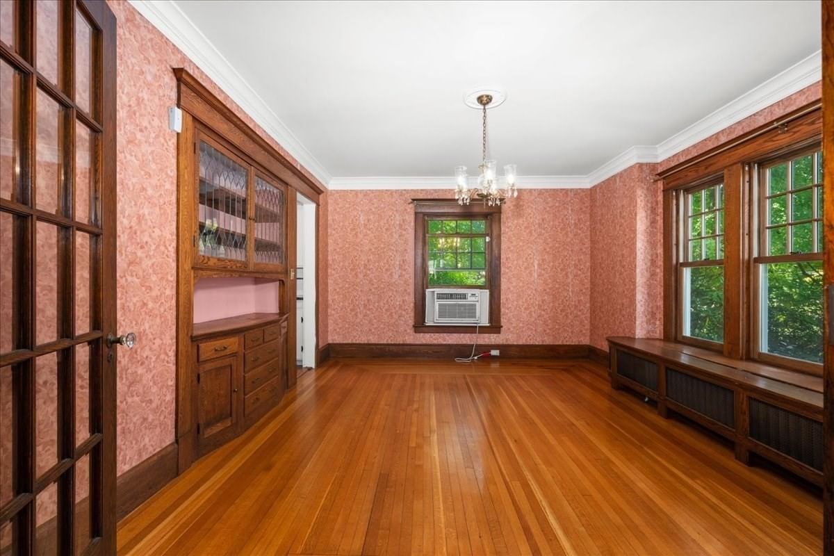 1140 Northampton St Holyoke — Photo 6 of 39