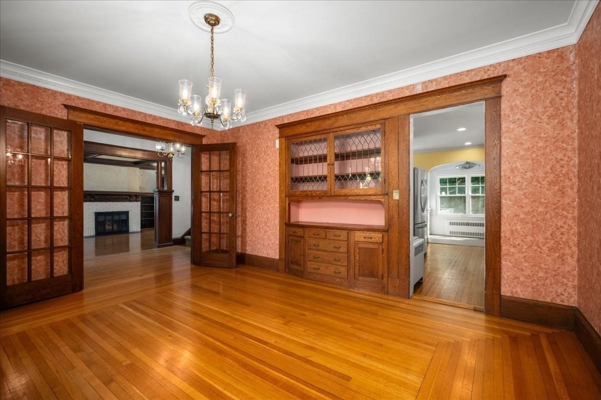 1140 Northampton St Holyoke — Photo 7 of 39