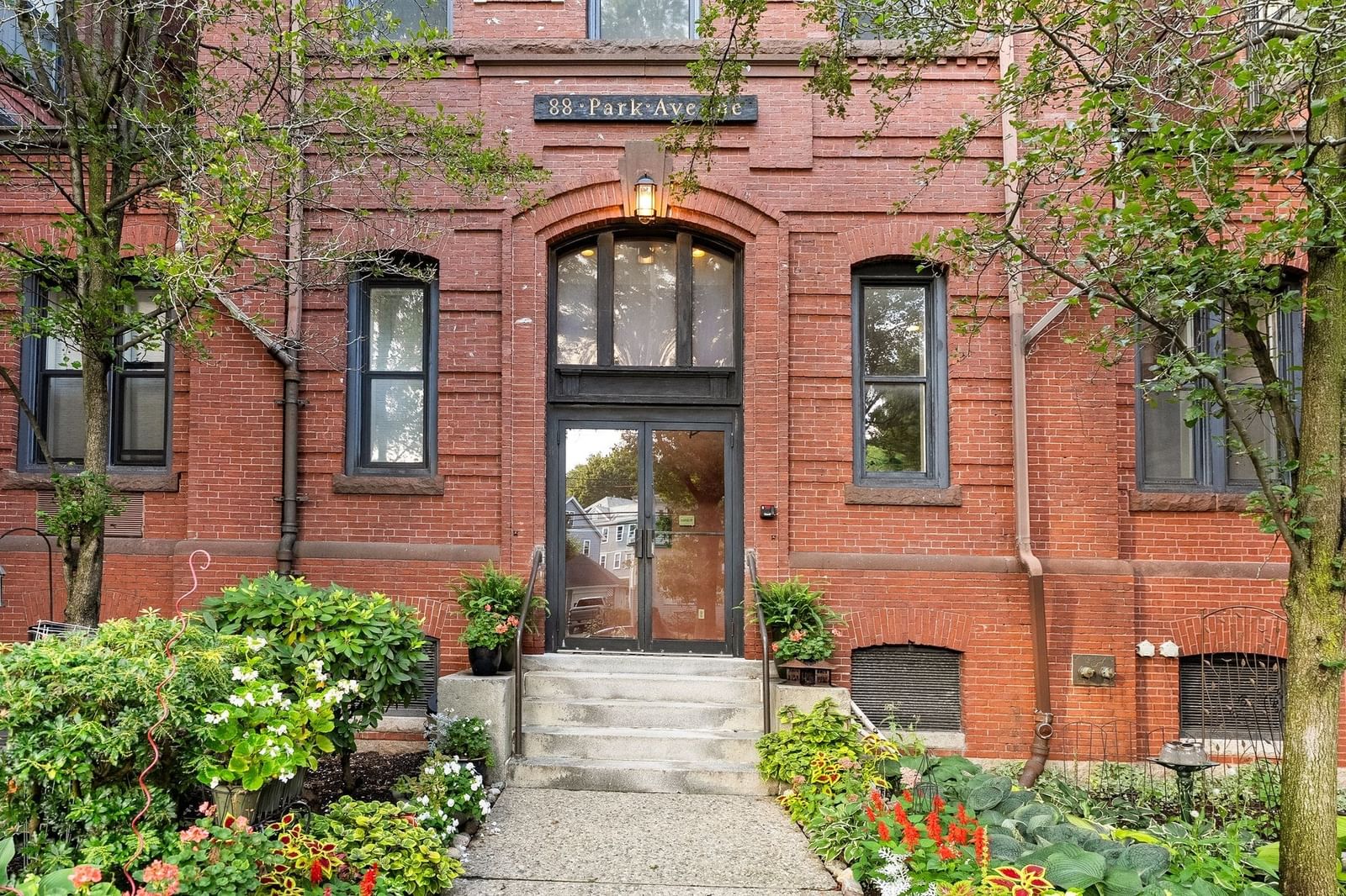 88 Park Ave #412 Arlington — Photo 1 of 27