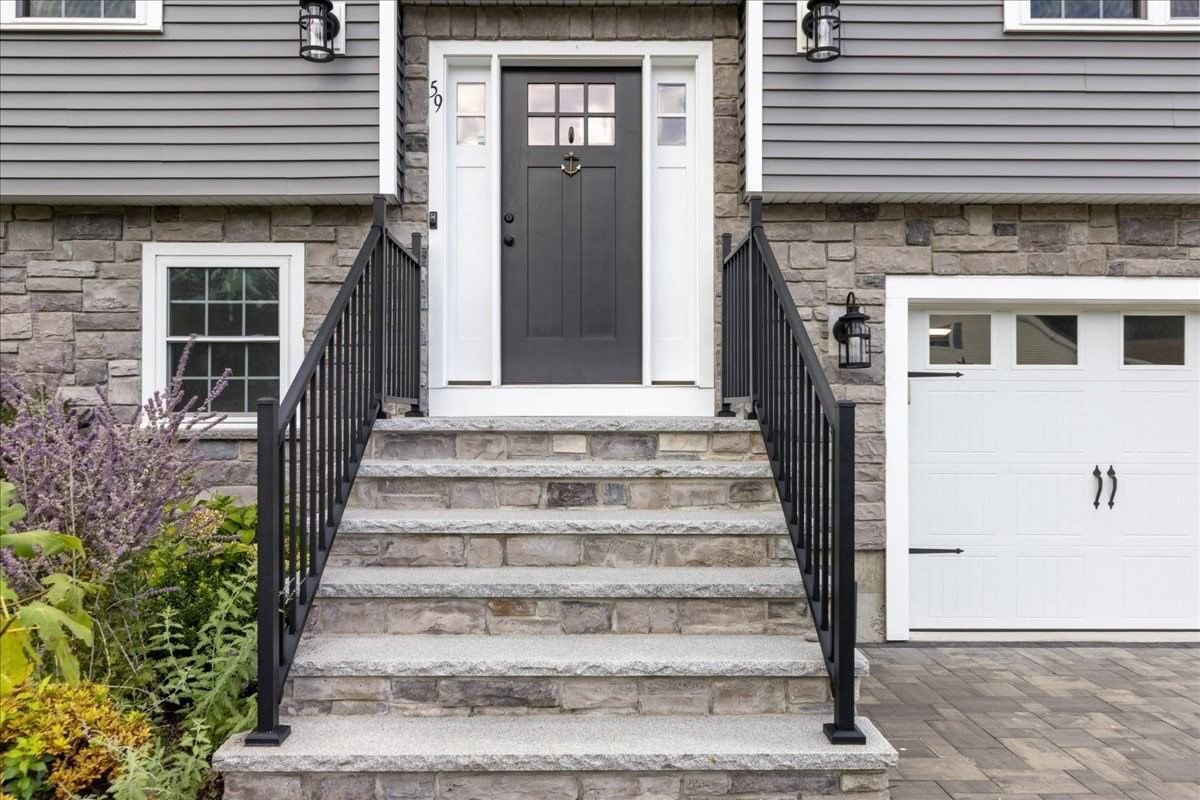 59 Riverview Ave Danvers — Photo 3 of 36