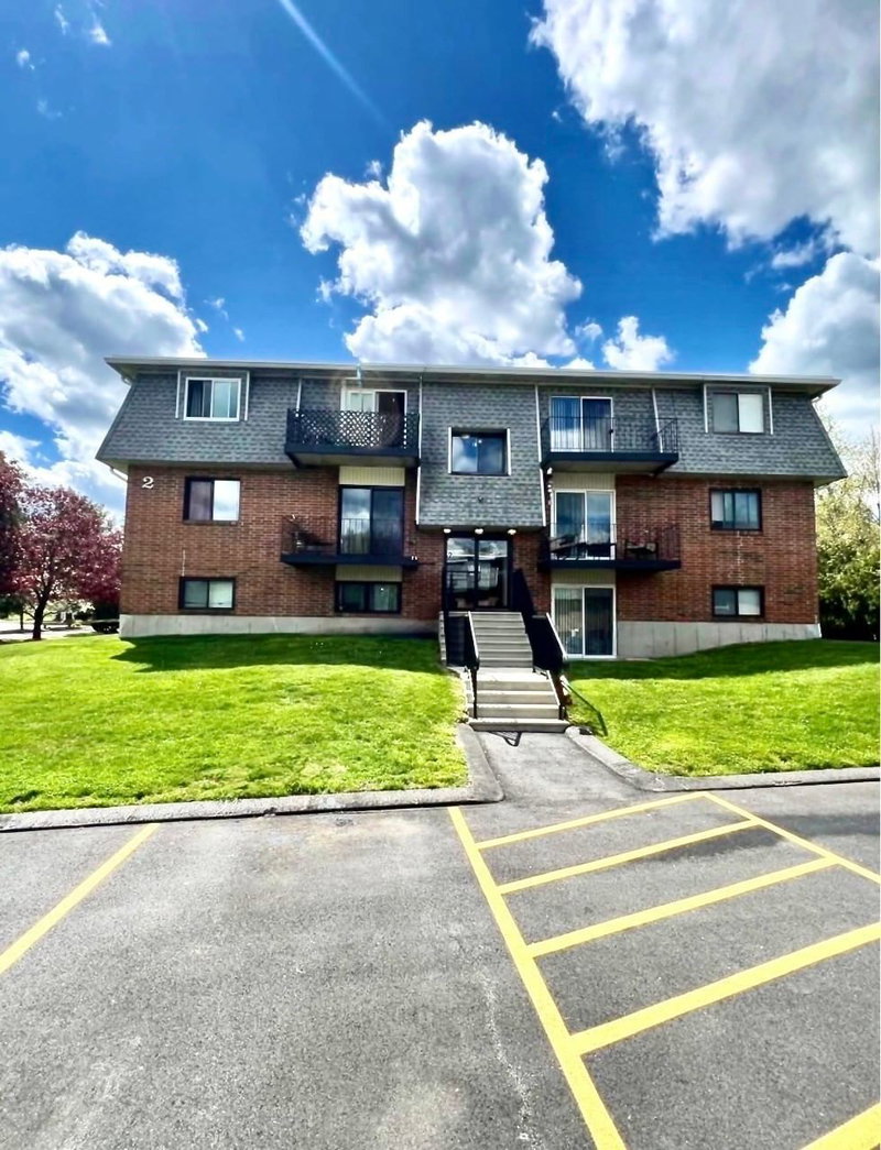 176 Maple Ave Unit 2-4