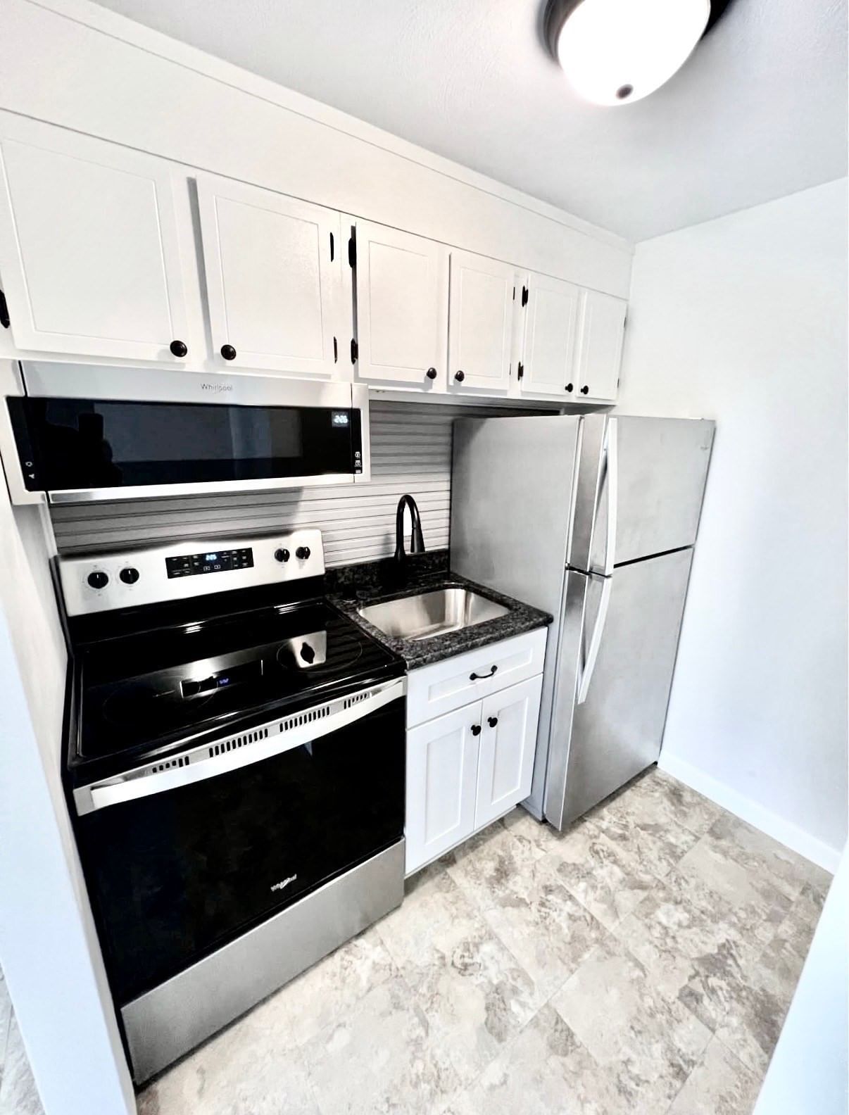176 Maple Ave #2-4 Rutland — Photo 3 of 9