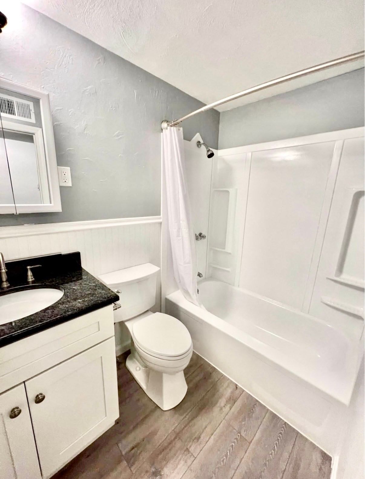 176 Maple Ave #2-4 Rutland — Photo 4 of 9