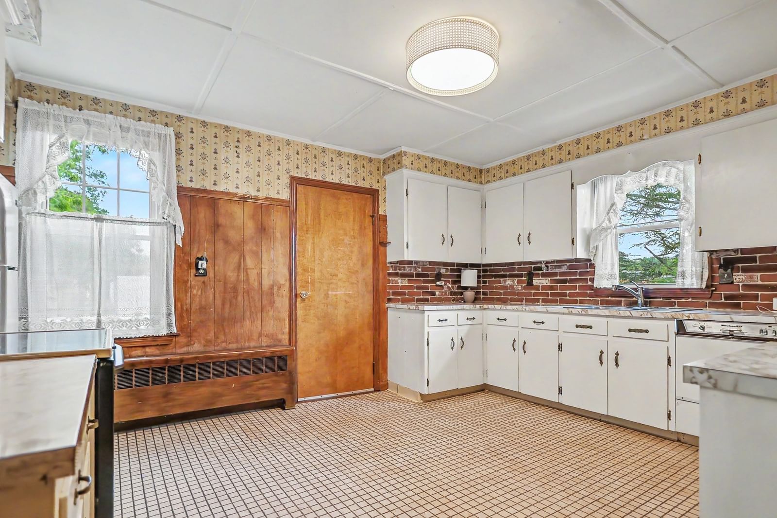 9 Varnum Street Haverhill — Photo 4 of 33