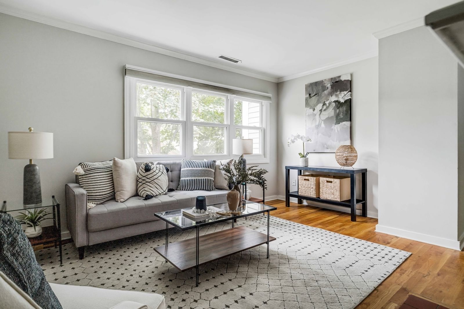 192 Chestnut Avenue #D Boston — Photo 4 of 34