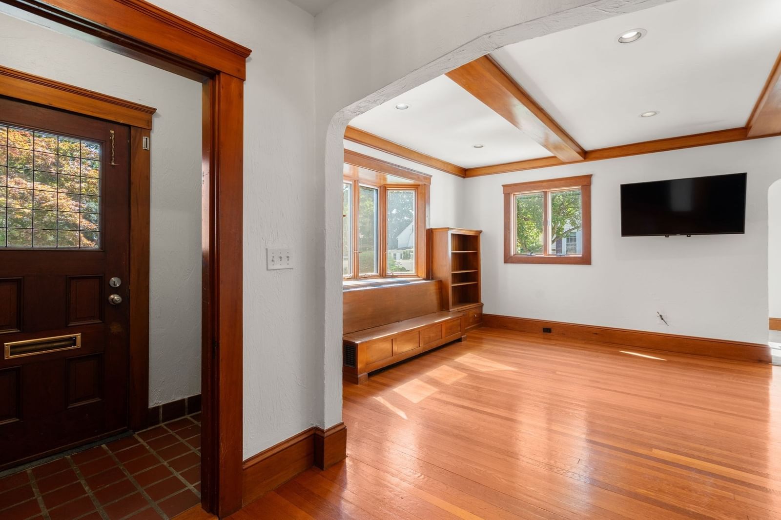 43 Laconia Rd Worcester — Photo 3 of 37