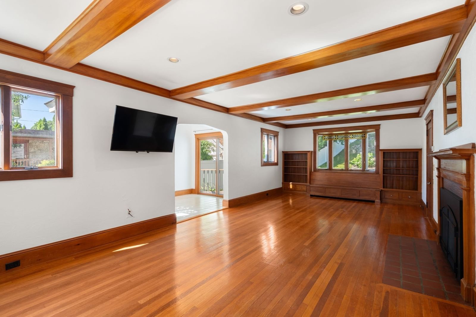 43 Laconia Rd Worcester — Photo 5 of 37
