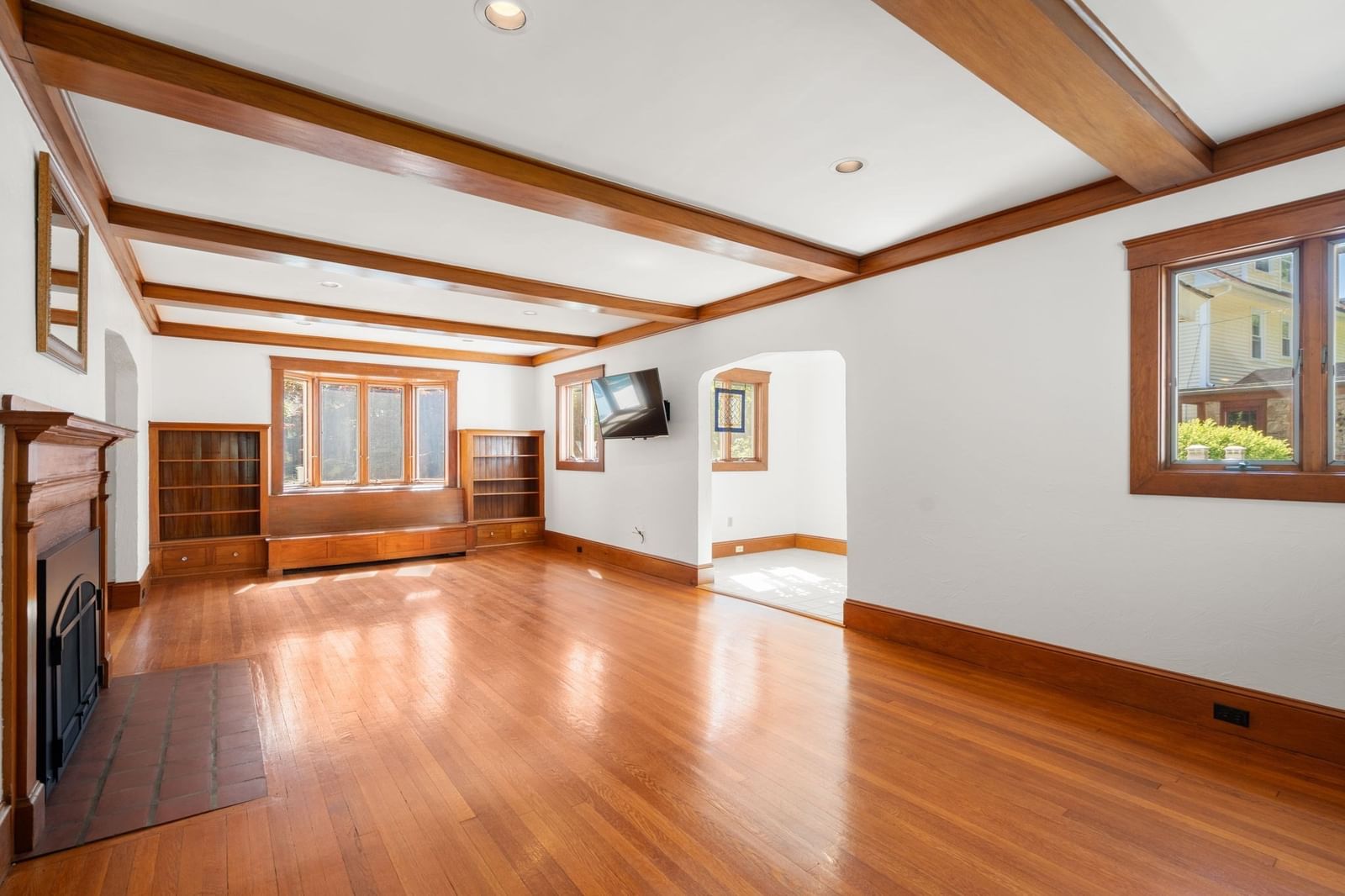 43 Laconia Rd Worcester — Photo 7 of 37