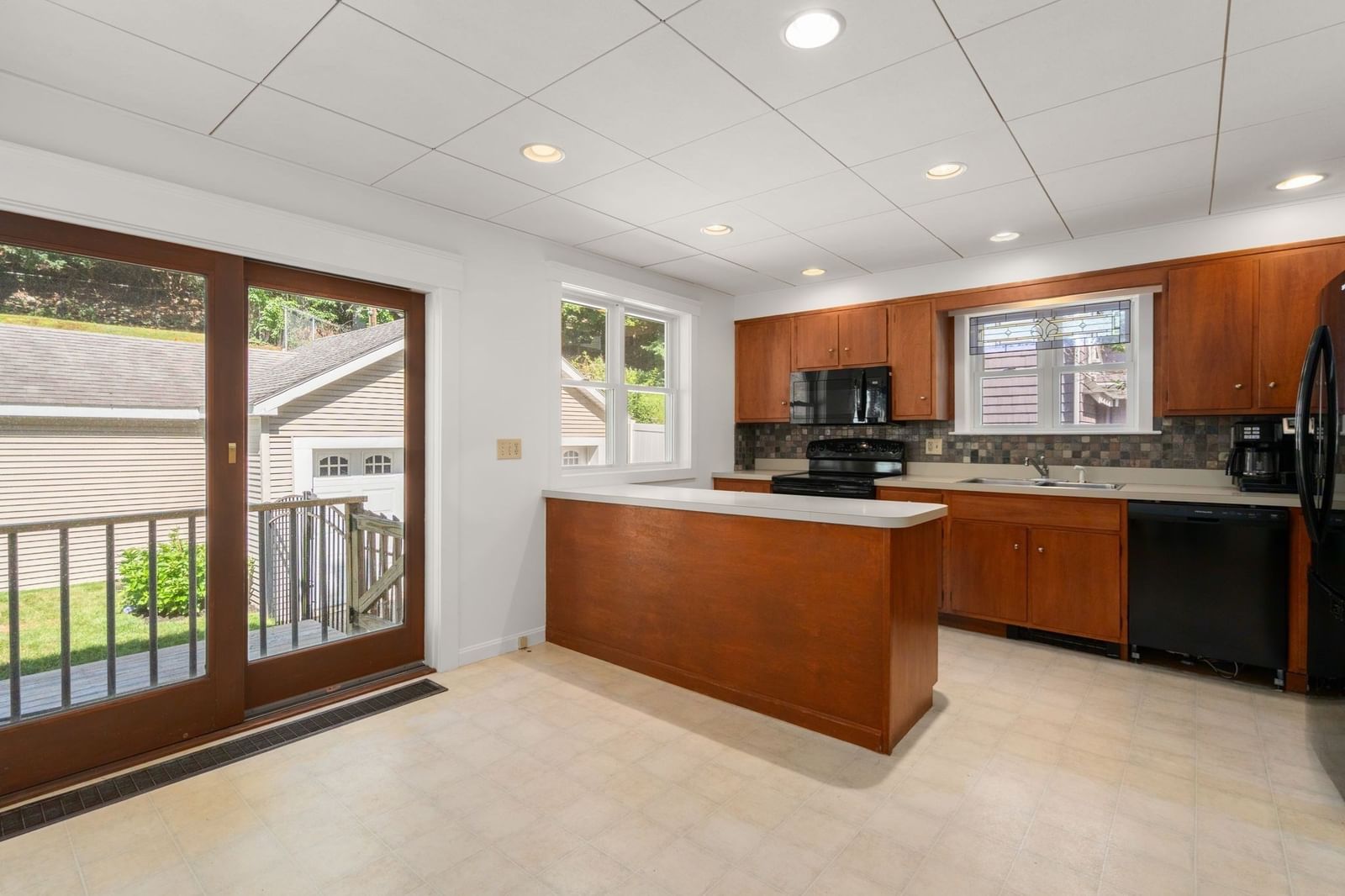 43 Laconia Rd Worcester — Photo 9 of 37