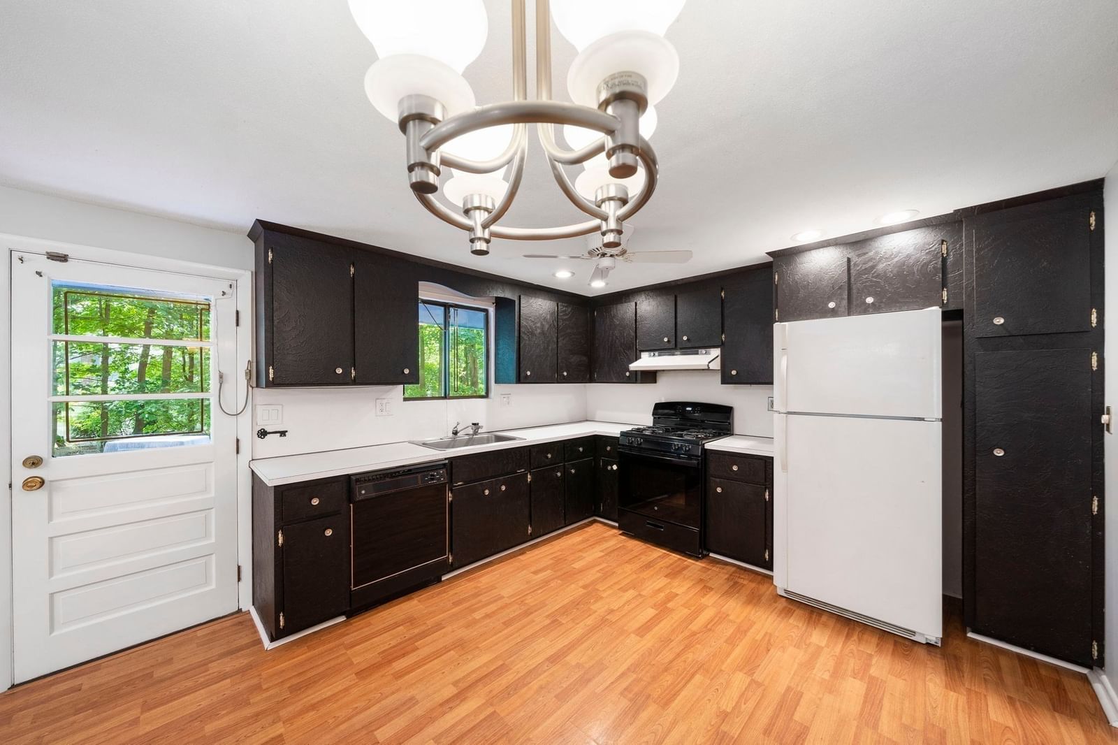 26 Cedarcrest Rd Canton — Photo 4 of 42