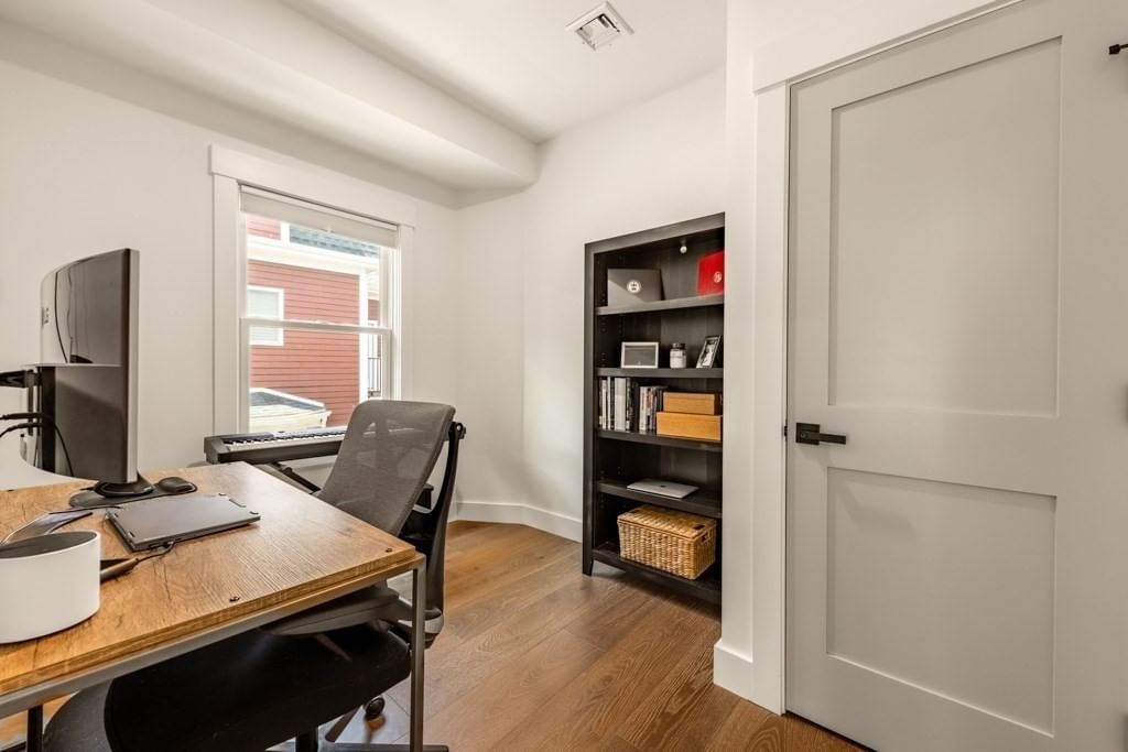 13 Grand View Avenue #2 Somerville — Photo 11 of 26
