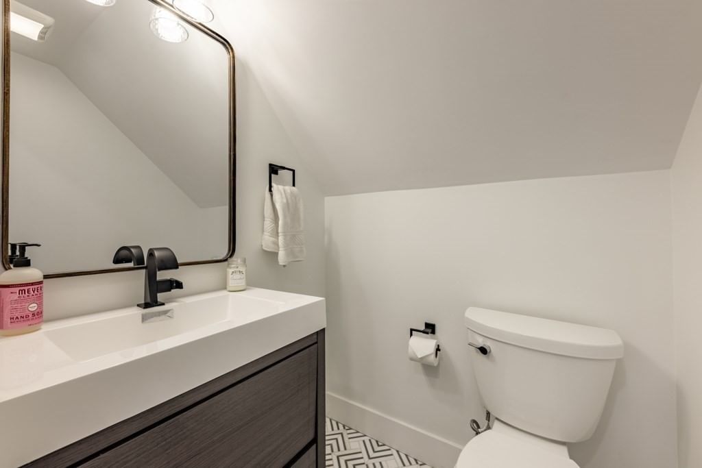 13 Grand View Avenue #2 Somerville — Photo 19 of 26