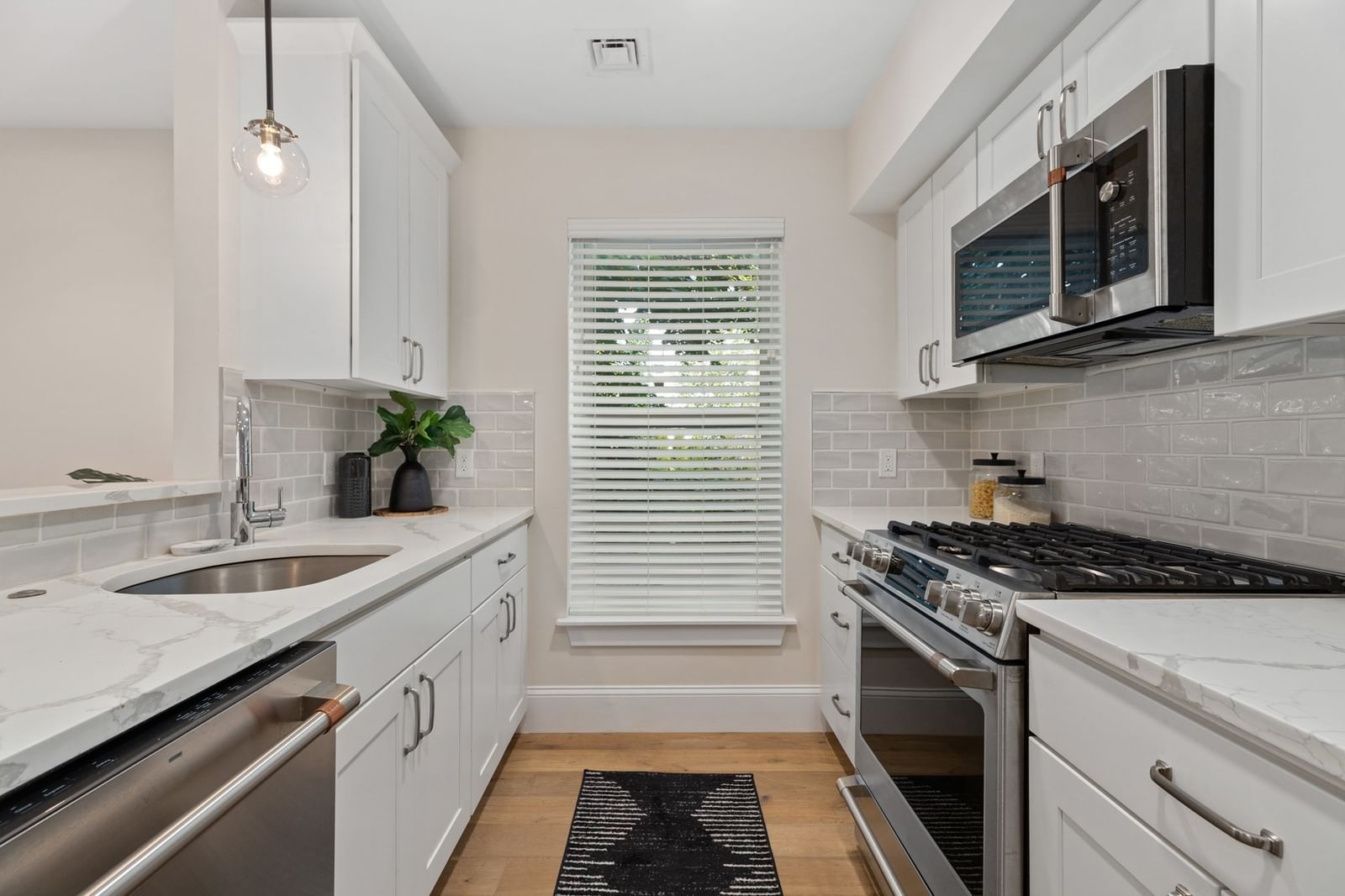 29 Ward St #103 Boston — Photo 6 of 25
