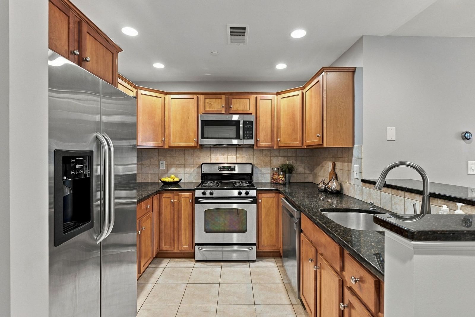 120 Wyllis Avenue #104 Everett — Photo 8 of 35
