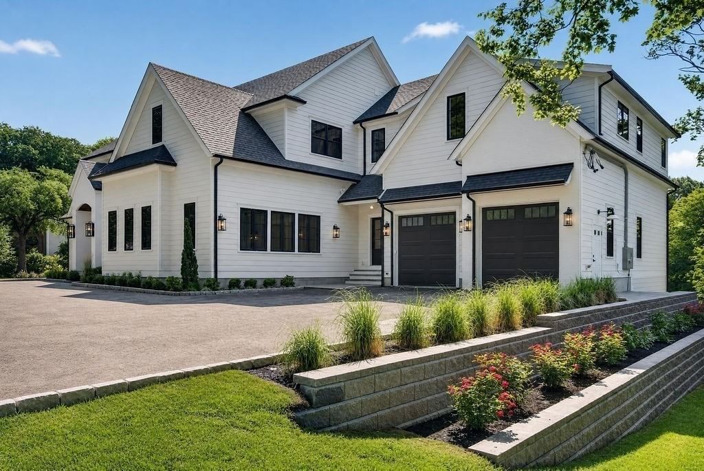 688 Brush Hill Road Milton — Photo 3 of 33