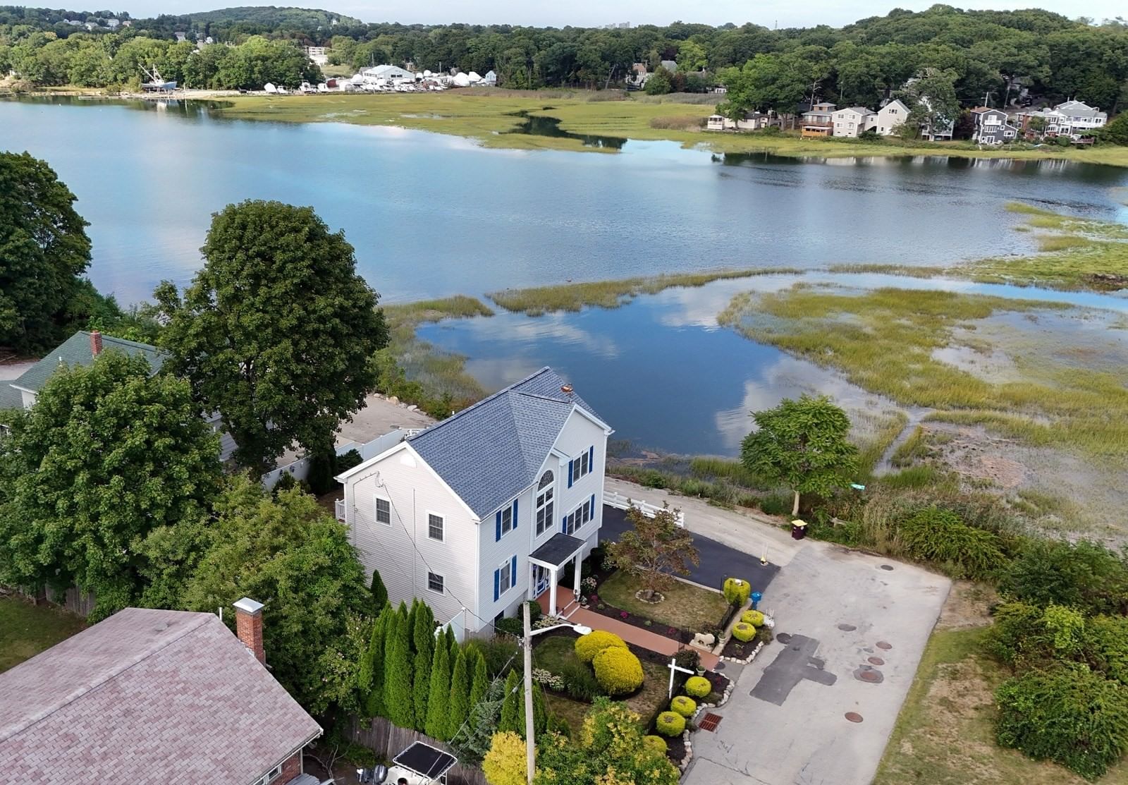 5 Seminole Ave Weymouth — Photo 3 of 42