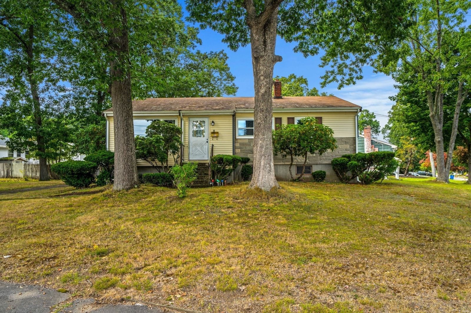 4 Niles Rd Randolph — Photo 1 of 41