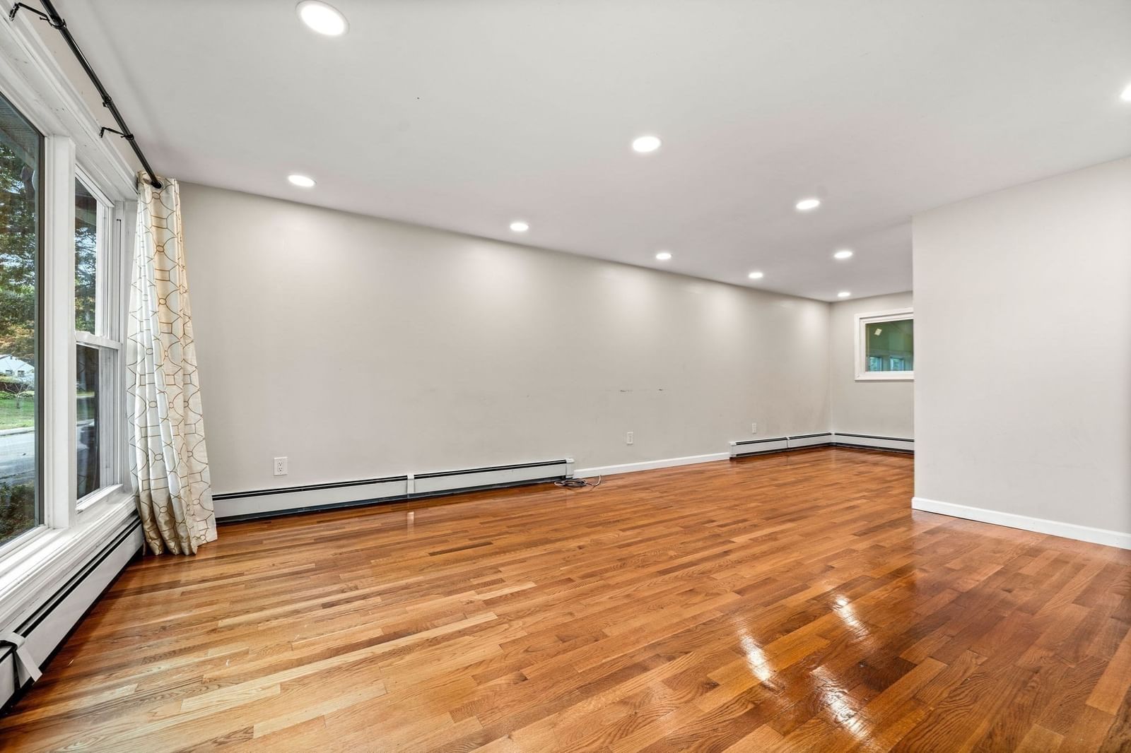 4 Niles Rd Randolph — Photo 4 of 41