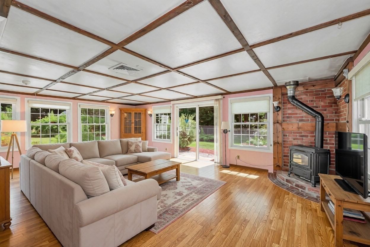 16 Porter Rd Chelmsford — Photo 12 of 35